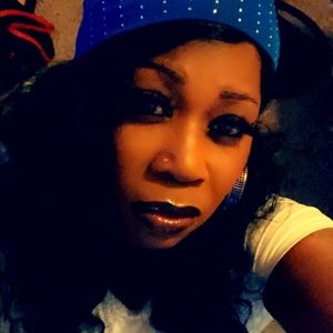 Meet your Posher, Yolanda